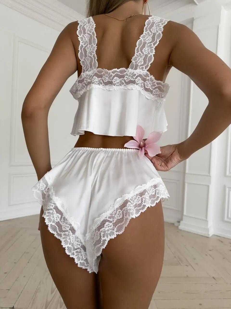 White Pamira Set